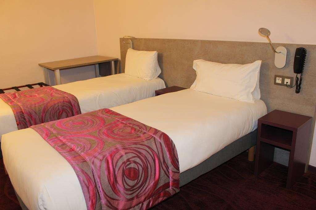 Brit Hotel Les Evens Saint-Saturnin  Room photo
