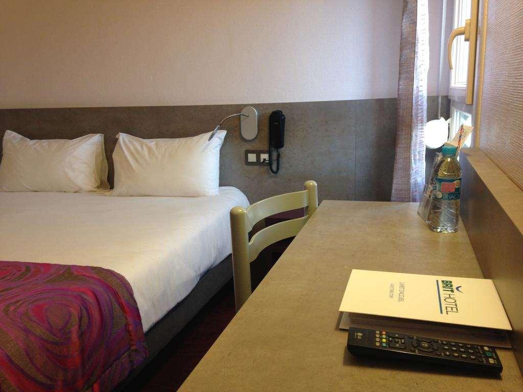 Brit Hotel Les Evens Saint-Saturnin  Room photo