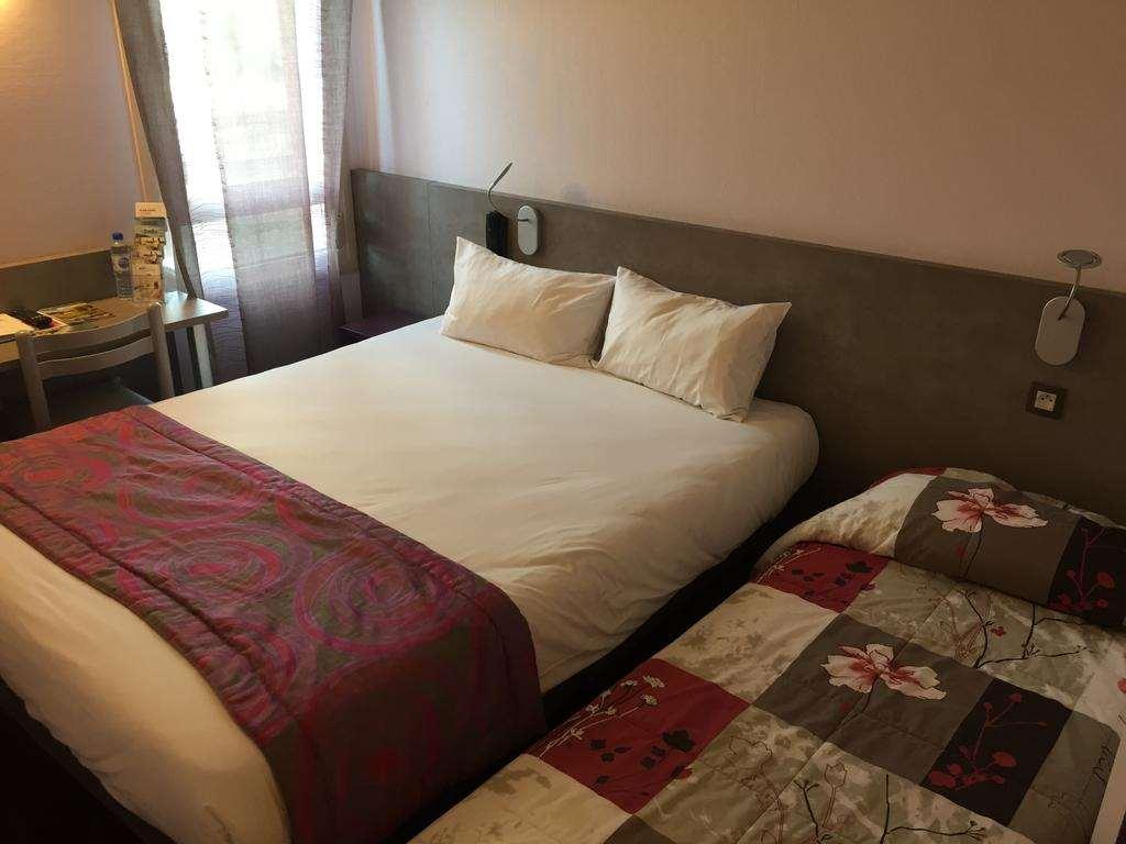 Brit Hotel Les Evens Saint-Saturnin  Room photo