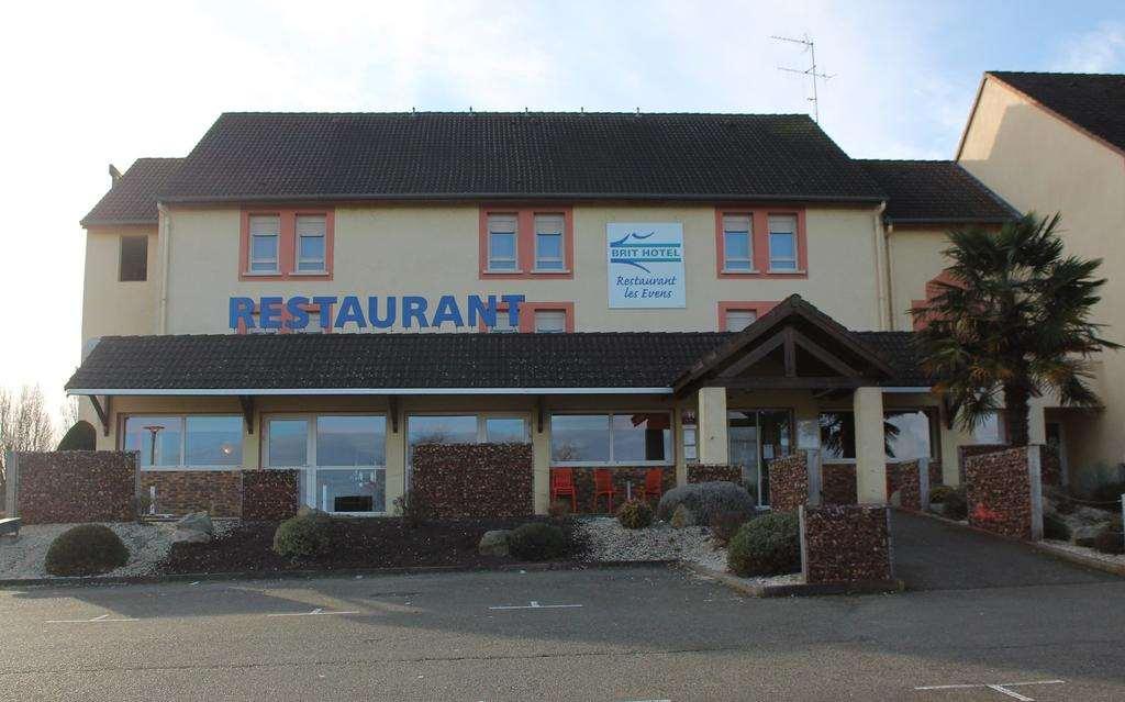 Brit Hotel Les Evens Saint-Saturnin  Exterior photo