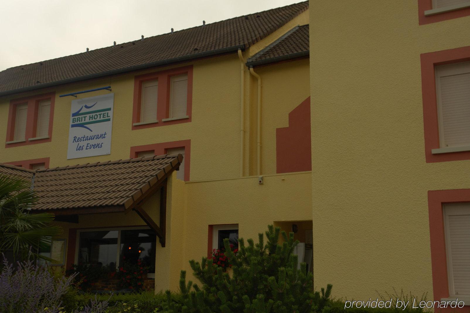 Brit Hotel Les Evens Saint-Saturnin  Exterior photo