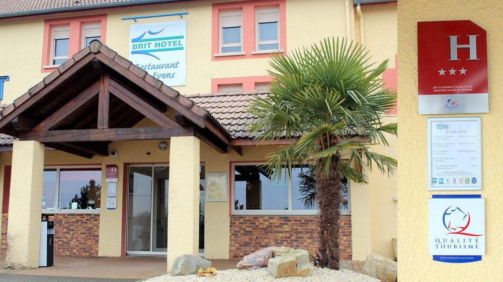 Brit Hotel Les Evens Saint-Saturnin  Exterior photo